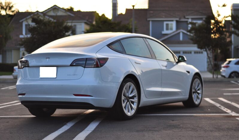 								2022 Tesla Model 3 Long Range AWD full									