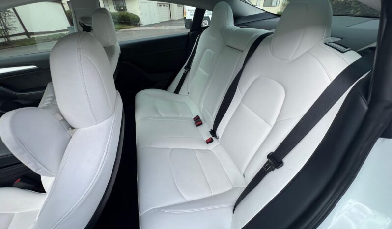 								2022 Tesla Model 3 Long Range AWD full									