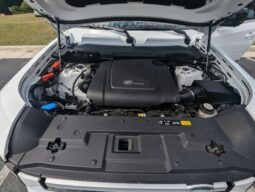 										2023 Land Rover Defender 90 S AWD full									