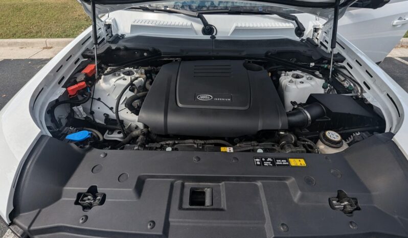 								2023 Land Rover Defender 90 S AWD full									