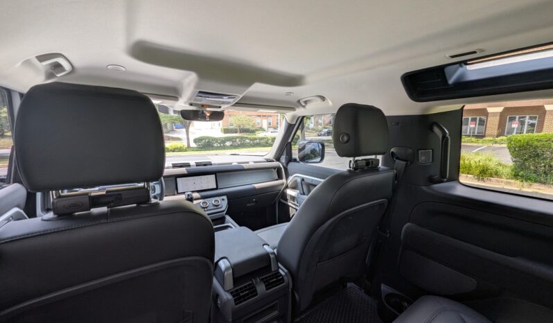 								2023 Land Rover Defender 90 S AWD full									