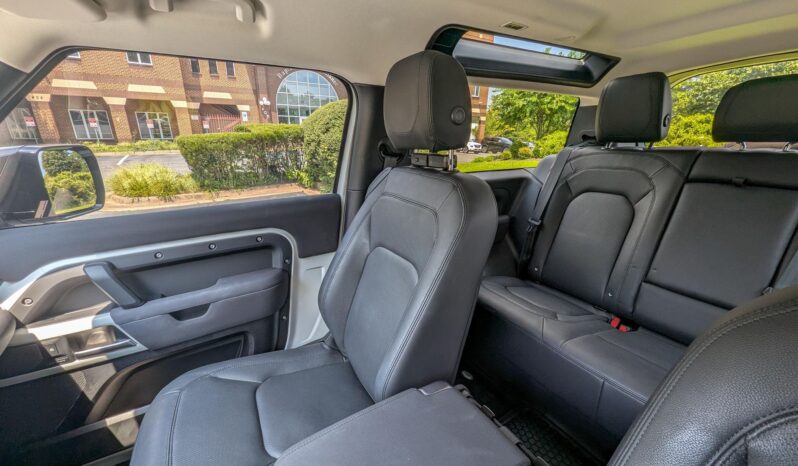 								2023 Land Rover Defender 90 S AWD full									