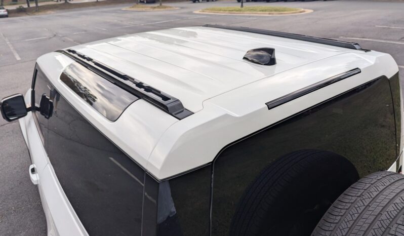 								2023 Land Rover Defender 90 S AWD full									