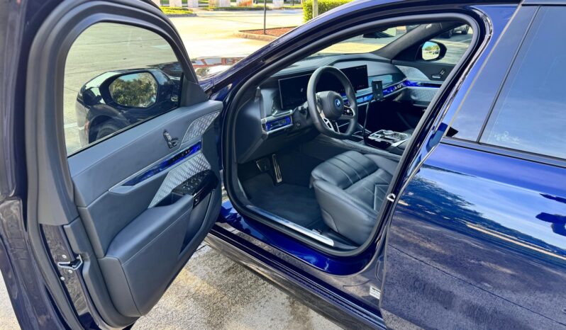 								2023 BMW i7 xDrive60 AWD full									