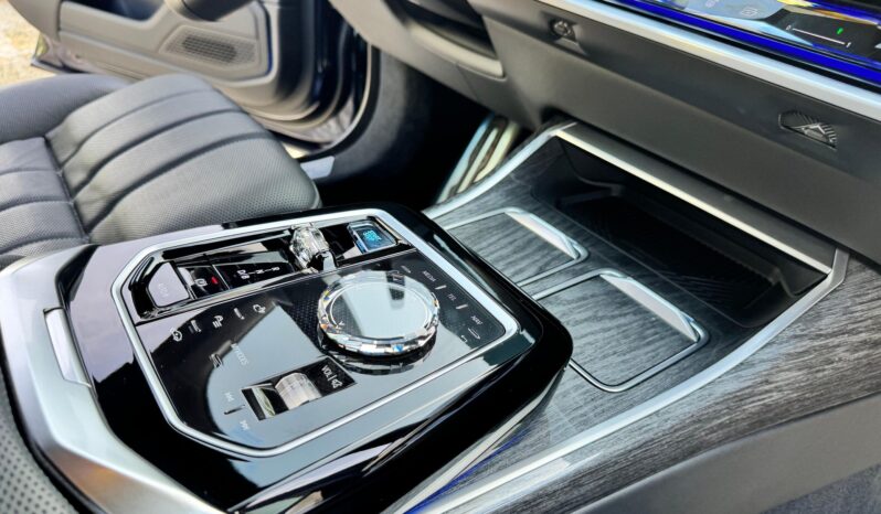 								2023 BMW i7 xDrive60 AWD full									