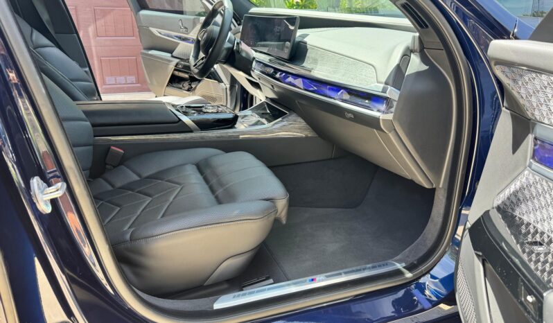 								2023 BMW i7 xDrive60 AWD full									