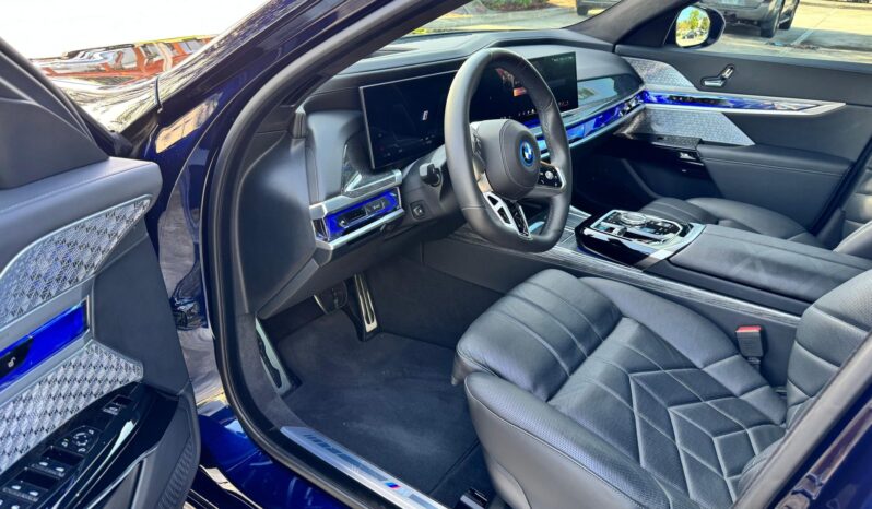 								2023 BMW i7 xDrive60 AWD full									