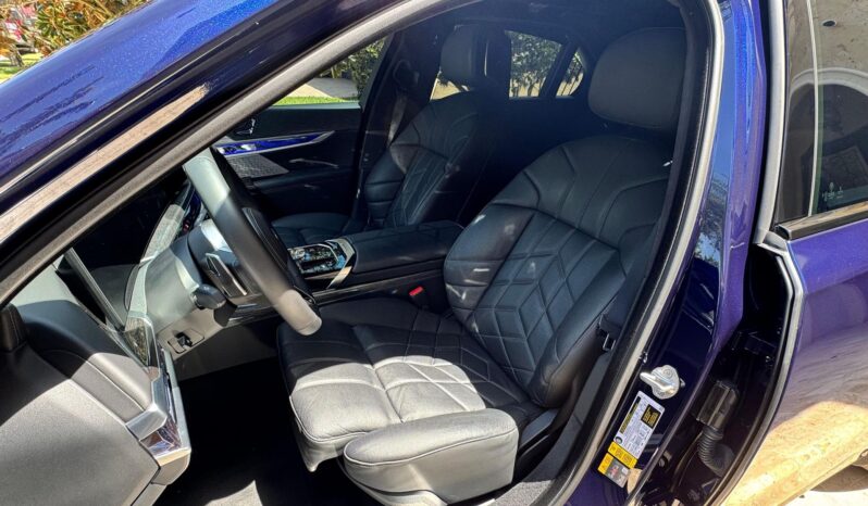 								2023 BMW i7 xDrive60 AWD full									