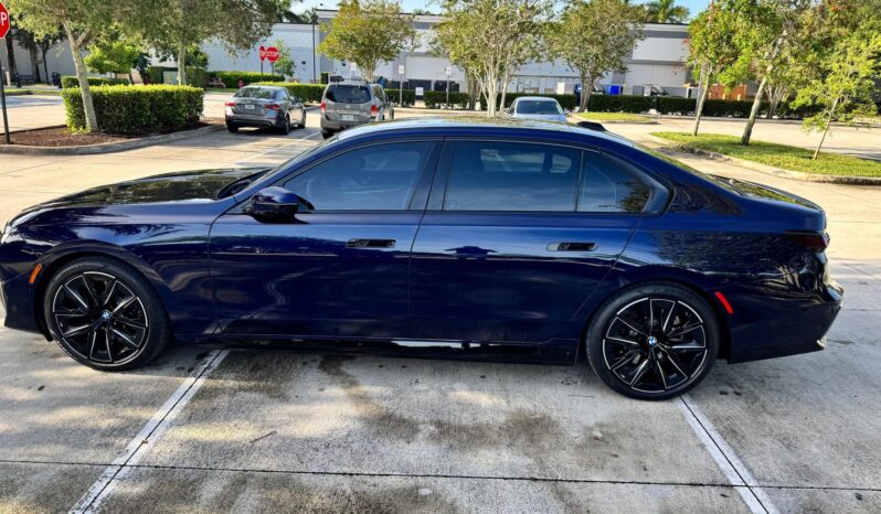 								2023 BMW i7 xDrive60 AWD full									