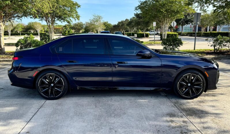 								2023 BMW i7 xDrive60 AWD full									