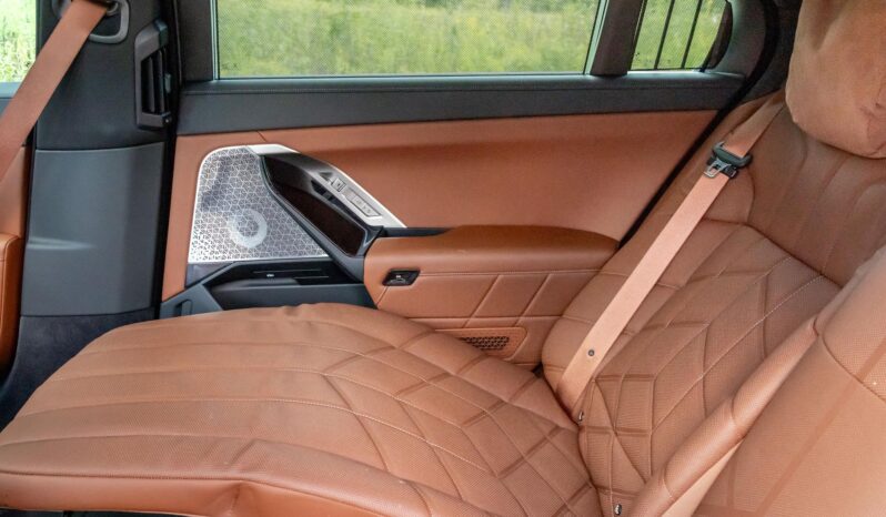 								2023 BMW i7 xDrive60 AWD full									