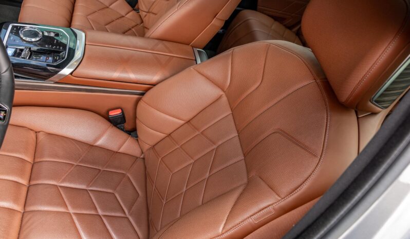 								2023 BMW i7 xDrive60 AWD full									