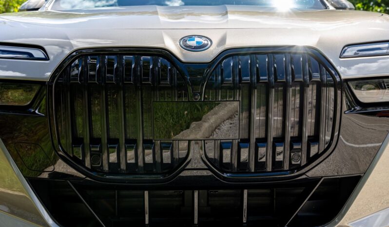 								2023 BMW i7 xDrive60 AWD full									