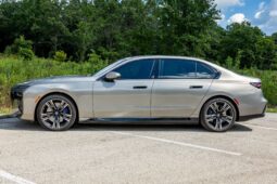 										2023 BMW i7 xDrive60 AWD full									