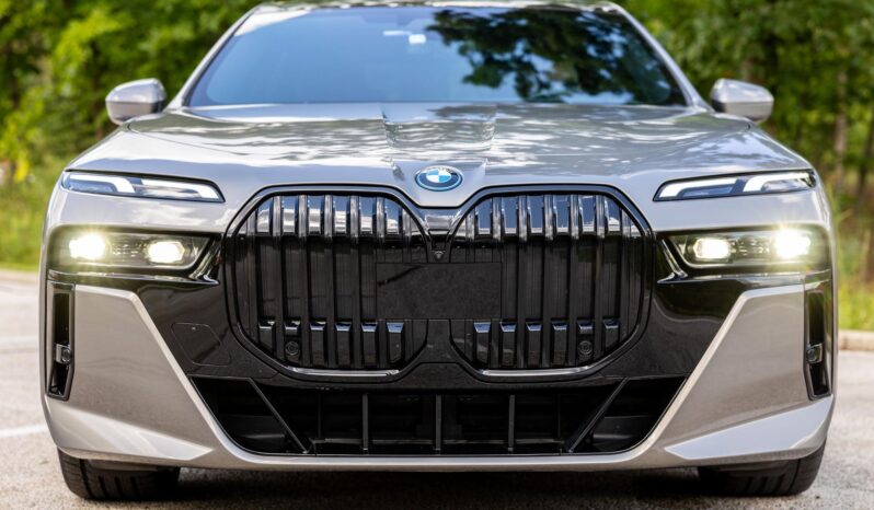 								2023 BMW i7 xDrive60 AWD full									