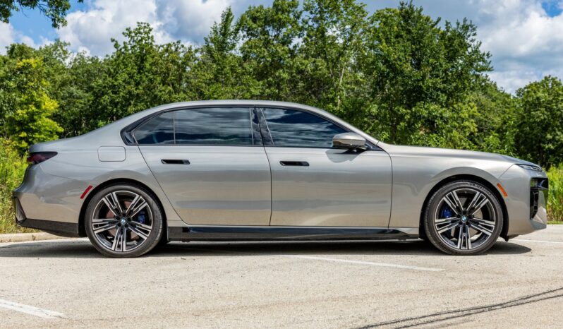 								2023 BMW i7 xDrive60 AWD full									