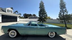 										1961 Lincoln Continental Convertible full									