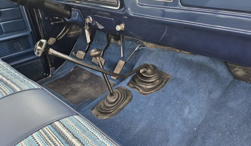 								1977 Ford F-250 Custom 4×4 4-Speed full									