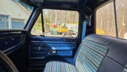 										1977 Ford F-250 Custom 4×4 4-Speed full									