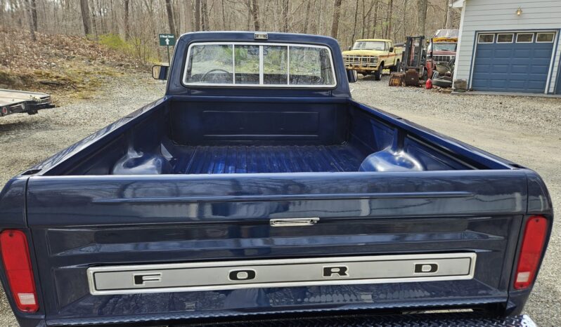 								1977 Ford F-250 Custom 4×4 4-Speed full									