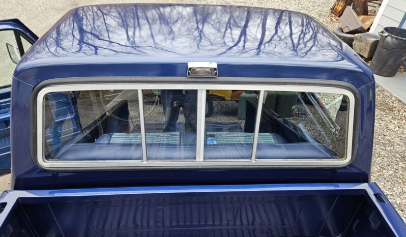 								1977 Ford F-250 Custom 4×4 4-Speed full									