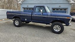 1977 Ford F-250 Custom 4×4 4-Speed