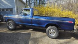 										1977 Ford F-250 Custom 4×4 4-Speed full									