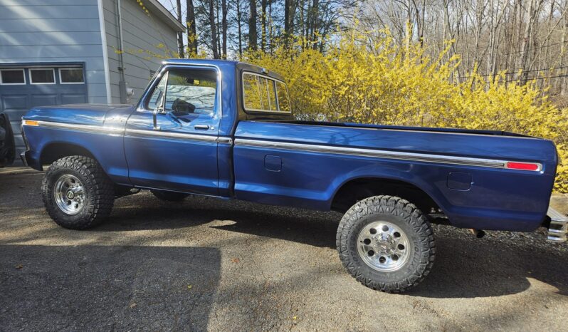 								1977 Ford F-250 Custom 4×4 4-Speed full									