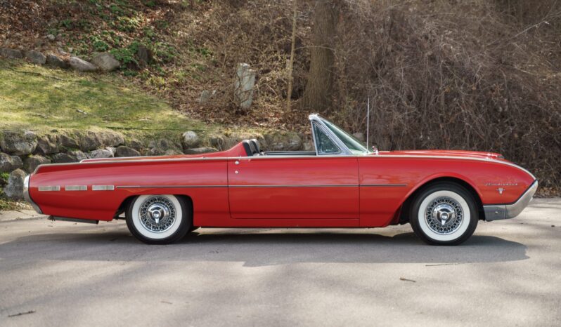 								1962 Ford Thunderbird Sports Roadster full									