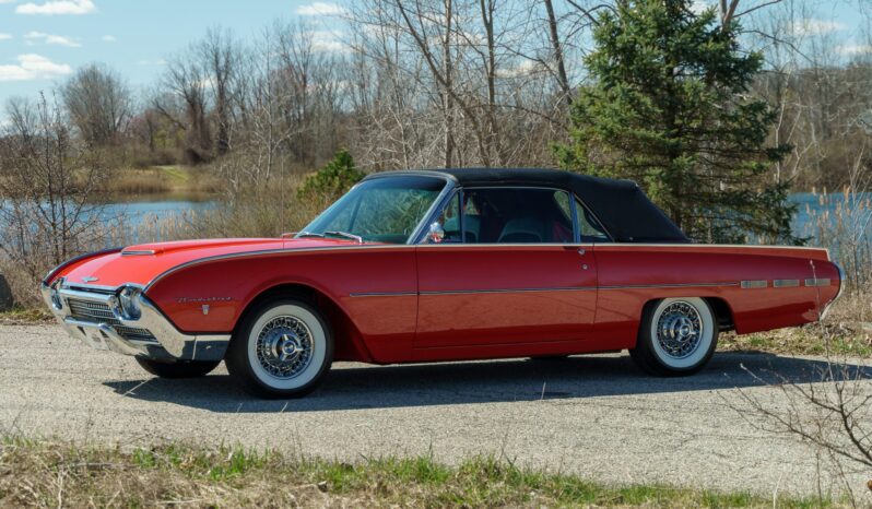 								1962 Ford Thunderbird Sports Roadster full									