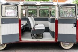 										1971 Volkswagen Type 2 Microbus 23-Window Conversion full									