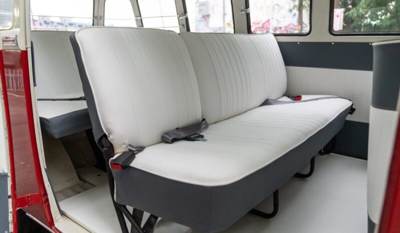 								1971 Volkswagen Type 2 Microbus 23-Window Conversion full									