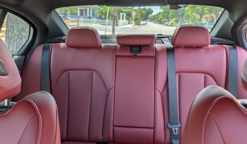 								2023 BMW 330e Plug-In Hybrid full									