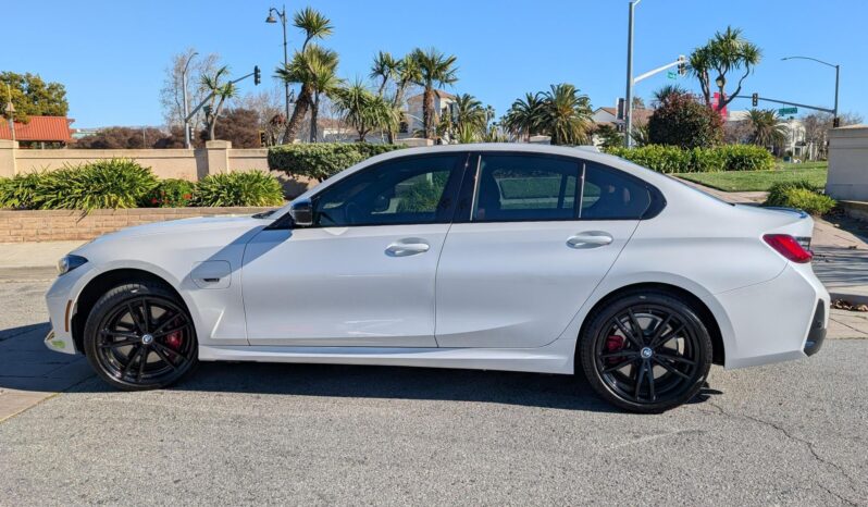 								2023 BMW 330e Plug-In Hybrid full									