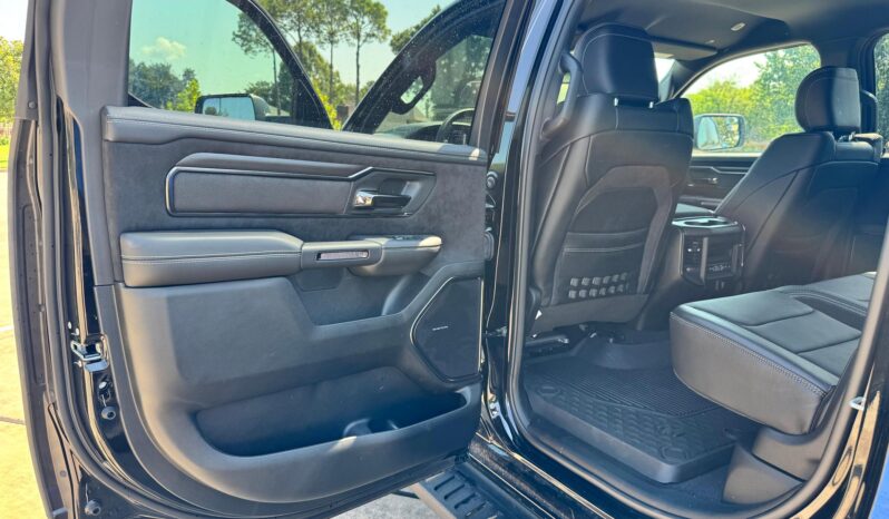 								2025 Ram 1500 RHO Crew Cab 4×4 Mopar Edition full									