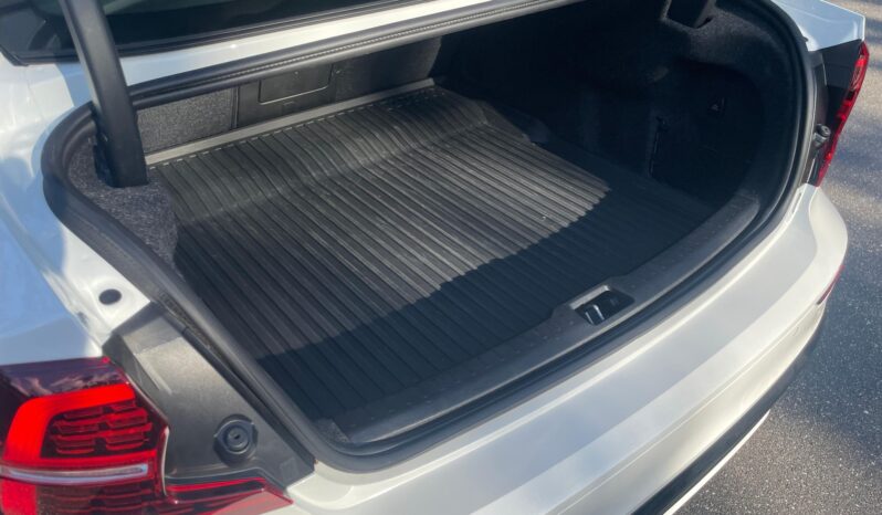 								2023 Volvo S60 Recharge T8 Black Edition Hybrid full									