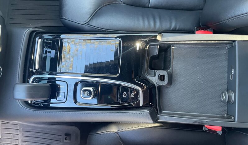 								2023 Volvo S60 Recharge T8 Black Edition Hybrid full									