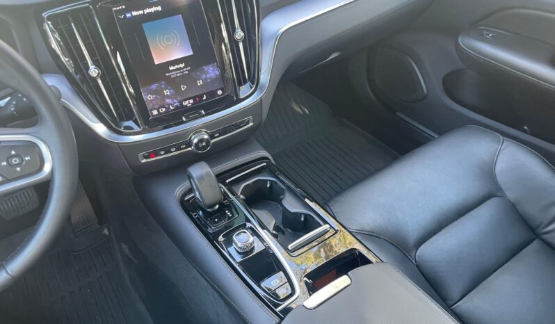 								2023 Volvo S60 Recharge T8 Black Edition Hybrid full									