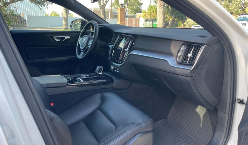 								2023 Volvo S60 Recharge T8 Black Edition Hybrid full									