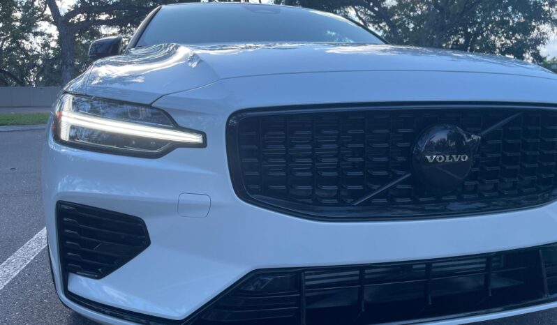 								2023 Volvo S60 Recharge T8 Black Edition Hybrid full									