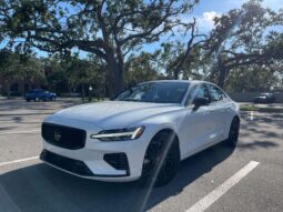 										2023 Volvo S60 Recharge T8 Black Edition Hybrid full									