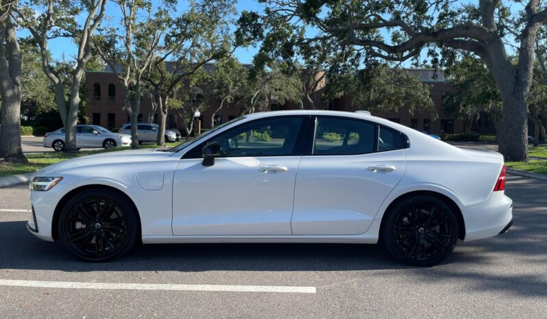 								2023 Volvo S60 Recharge T8 Black Edition Hybrid full									