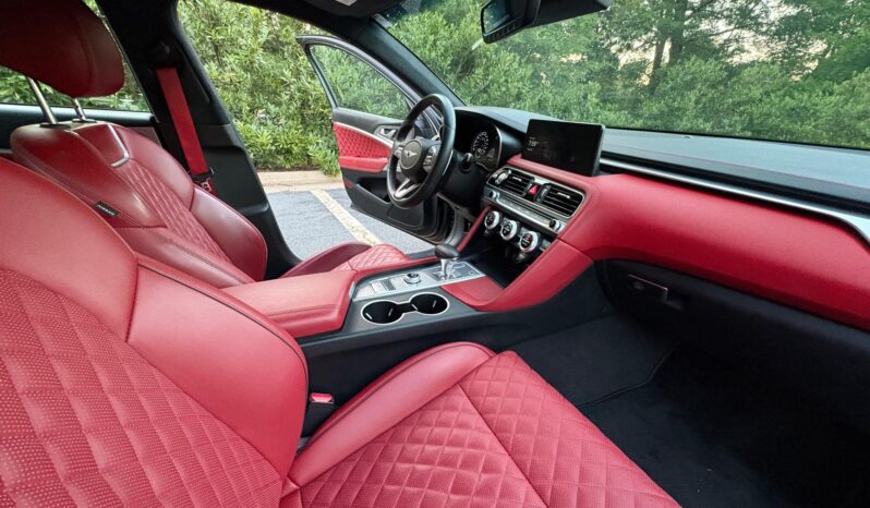 								2023 Genesis G70 3.3T Sport full									
