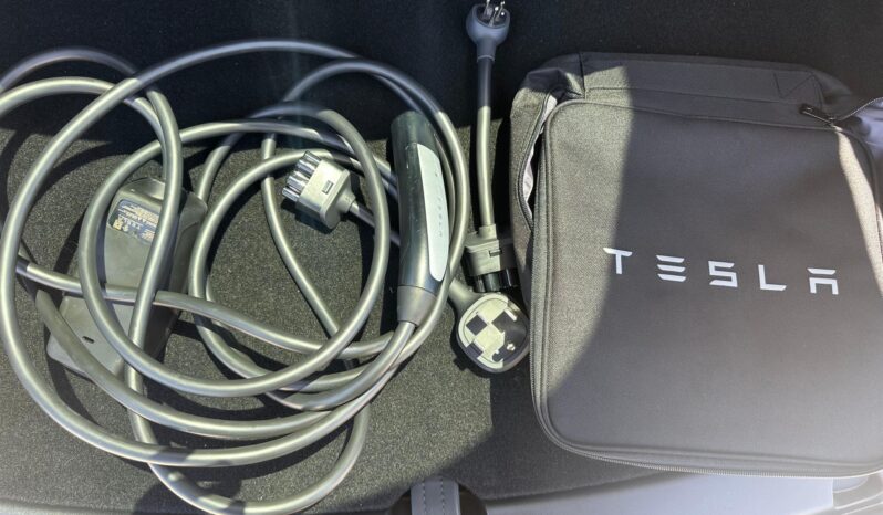 								2024 Tesla Model Y Long Range AWD full									