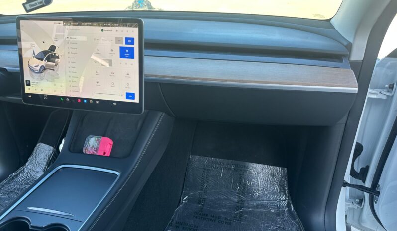 								2024 Tesla Model Y Long Range AWD full									