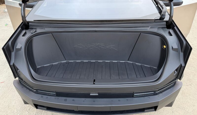 								2024 Tesla Cybertruck AWD full									