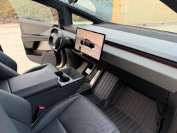										2024 Tesla Cybertruck AWD full									