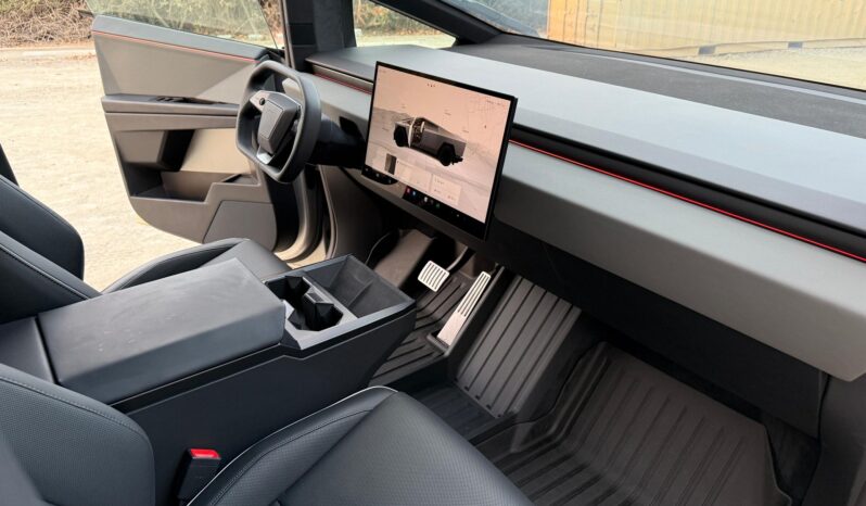 								2024 Tesla Cybertruck AWD full									