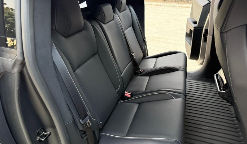 								2024 Tesla Cybertruck AWD full									