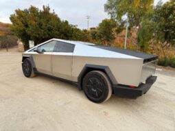 										2024 Tesla Cybertruck AWD full									